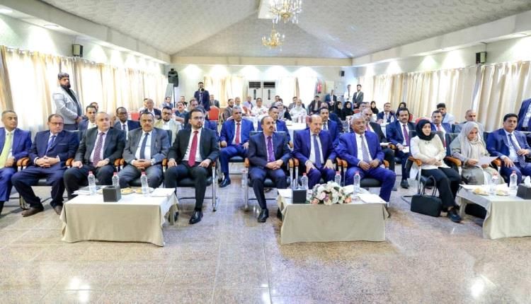 انطلاق ورشة عمل لمكافحة الفساد في عدن بحضور رئيس الوزراء