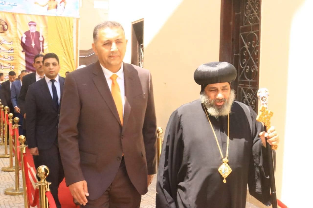 محافظ القليوبية يهنئ الأنبا مرقس ويشارك قداسات عيد القيامة - الخليج الان