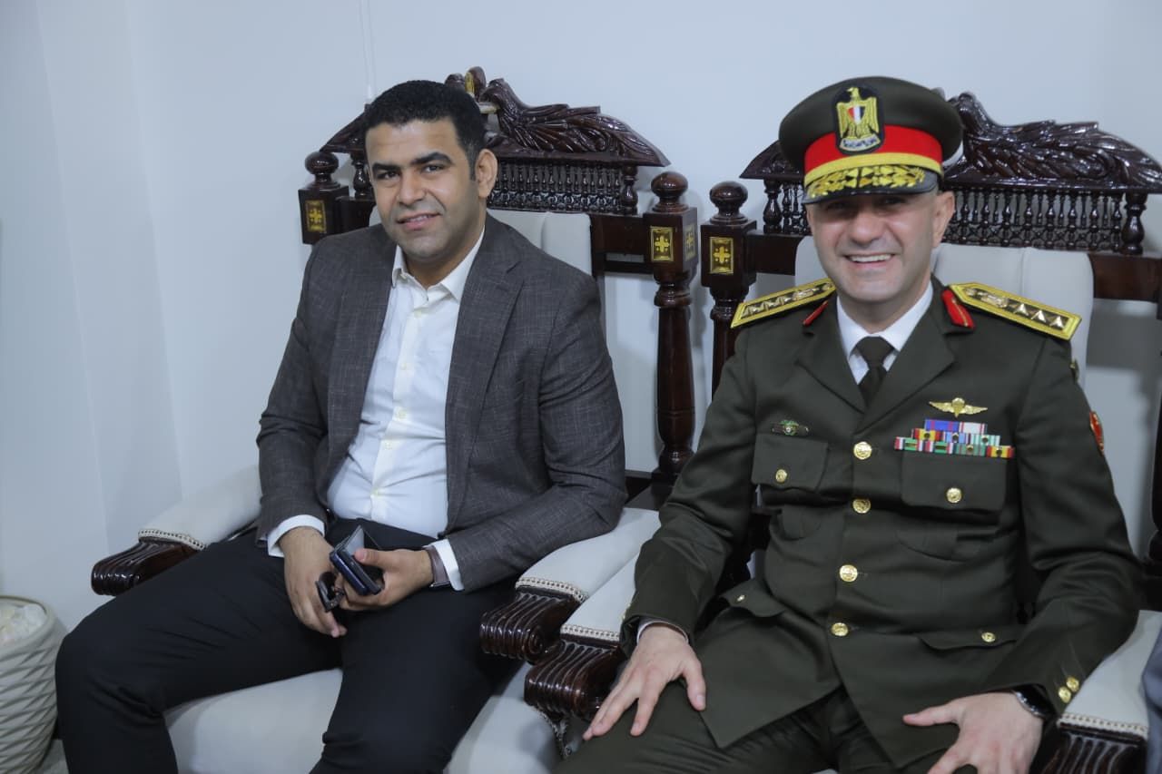 محافظ قنا ومدير الأمن يهنئان الأنبا بضابا أسقف نجع حمادي وتوابعها بعيد القيامة المجيد - الخليج الان