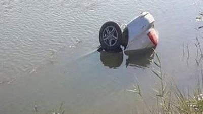 طفلان وسيدة.. مصرع 3 أشخاص في سقوط سيارة بنهر النيل بسوهاج - الخليج الان