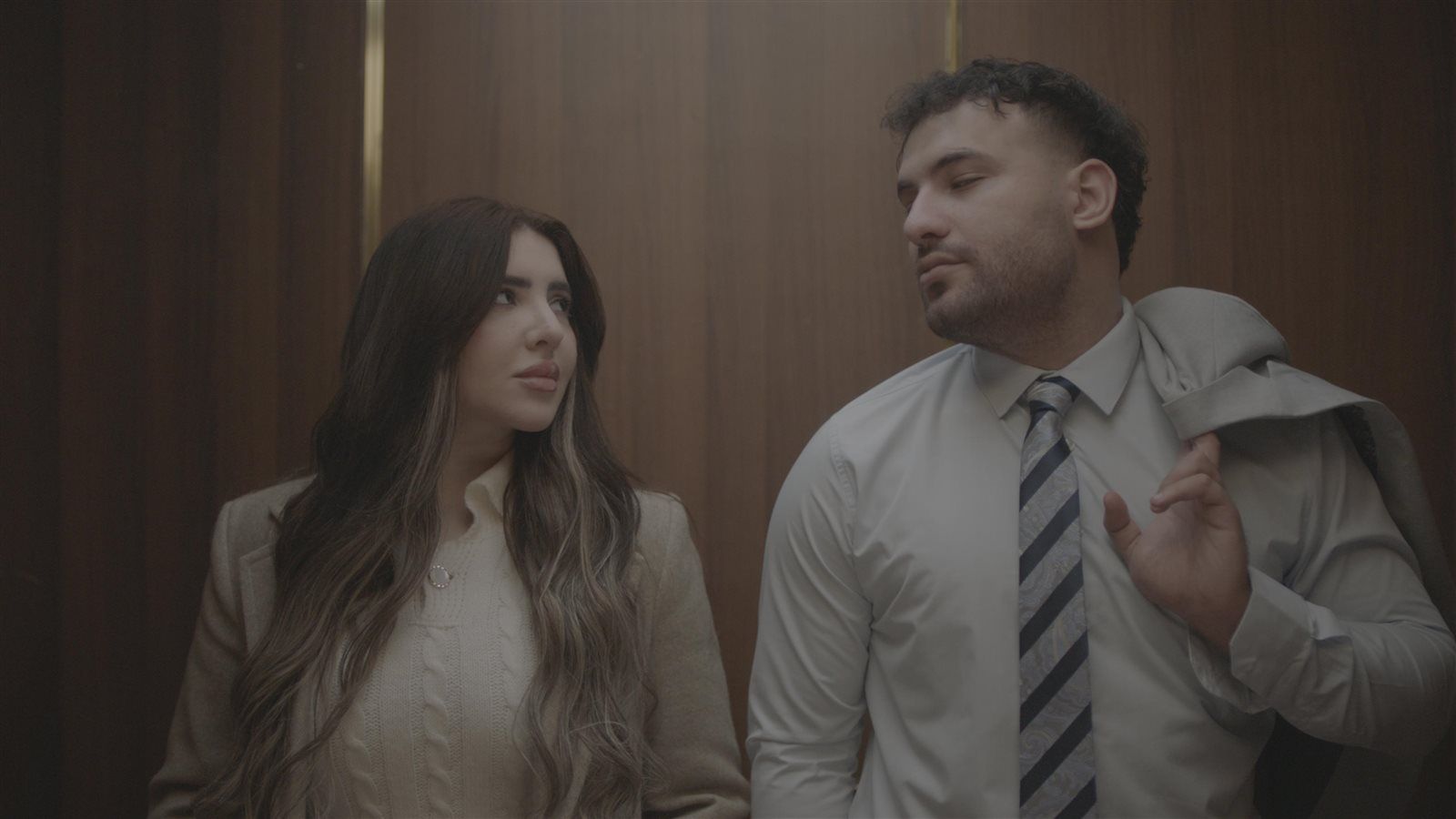 مفاجأة ظهور يارا زوجته معه.. مسلم يطرح أغنية إيه ياحلوة بالتعاون مع كولبيكس - الخليج الان