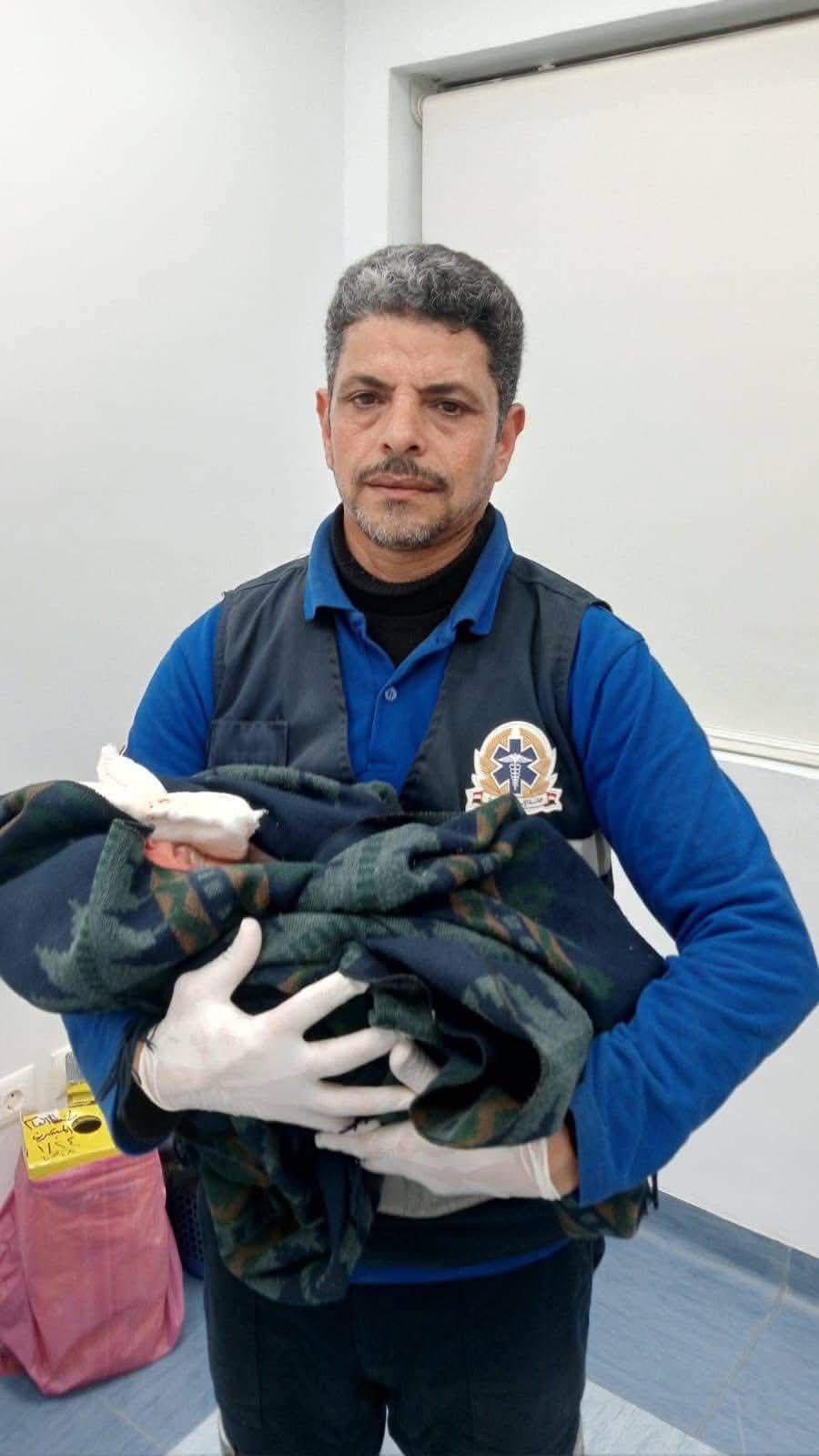 محافظ الغربية يشيد بجهود هيئة الإسعاف وسرعة تعاملها مع حالة ولادة مفاجئة بقرية محلة مرحوم خلال احتفالات شم النسيم - الخليج الان