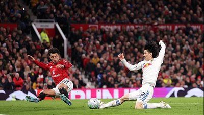 ليدز يونايتد يفاجئ مانشستر يونايتد بثنائية في أولد ترافورد بالدوري الإنجليزي الممتاز - الخليج الان