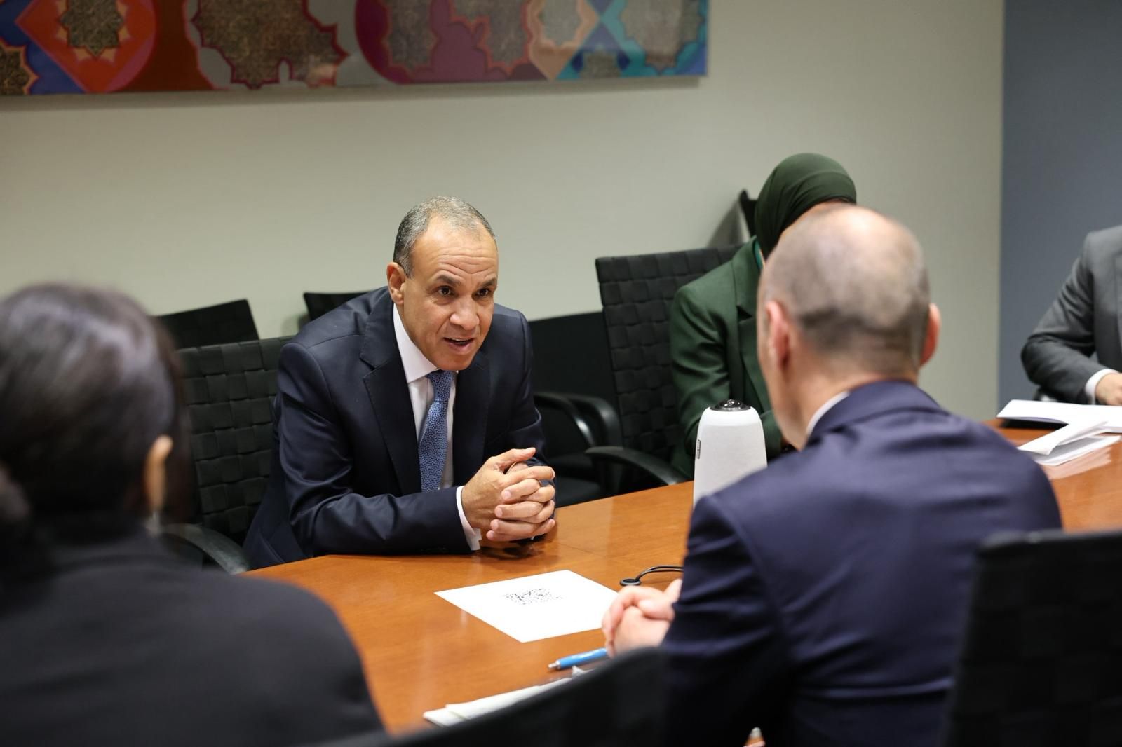 وزير الخارجية يلتقي بوفد الوكالة الإيطالية للتعاون التنموي في واشنطن.. ماذا دار في الاجتماع؟ - الخليج الان