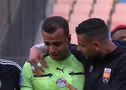 فيديو.. لحظة إصابة وبكاء الحكم مصطفى الشهدي واستبداله في الدوري المصري
