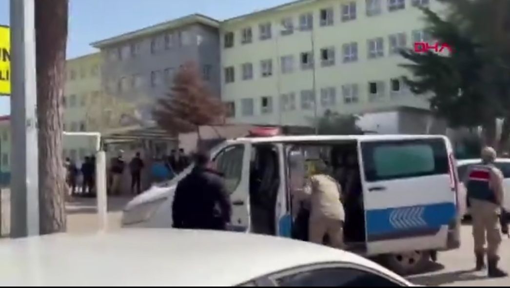 عاجل|«منفذ الهجوم طالب وسقوط جرحى».. تفاصيل الهجوم على مدرسة في جنوب تركيا - الخليج الان