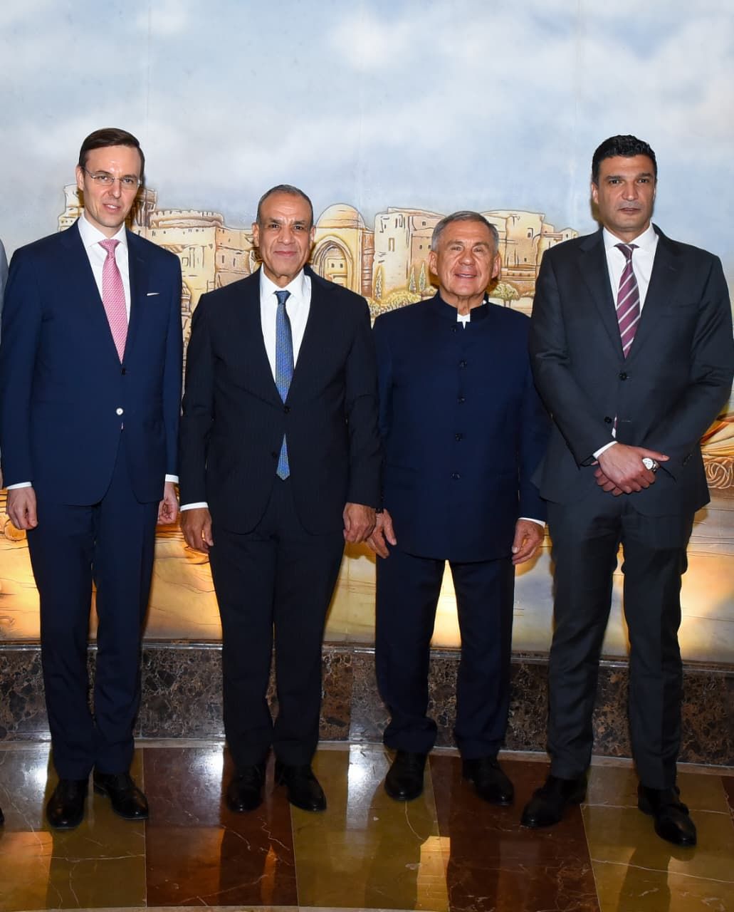 رئيس تتارستان: نشيد بالتطور الملحوظ الذى تشهده مصر تحت قيادة الرئيس السيسى - الخليج الان