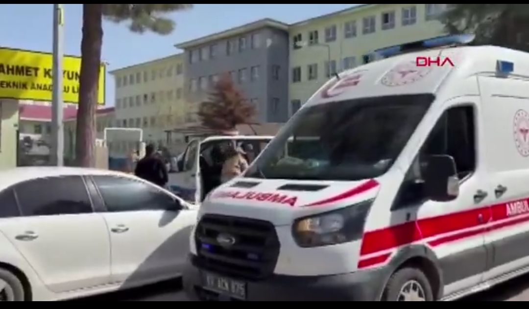 عاجل|«منفذ الهجوم طالب وسقوط جرحى».. تفاصيل الهجوم على مدرسة في جنوب تركيا - الخليج الان