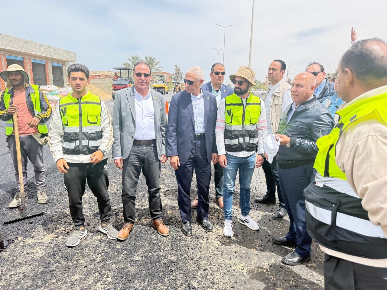 النائب سعيد العماري يشارك في جولة تفقدية لوزير النقل بشمال سيناء - الخليج الان