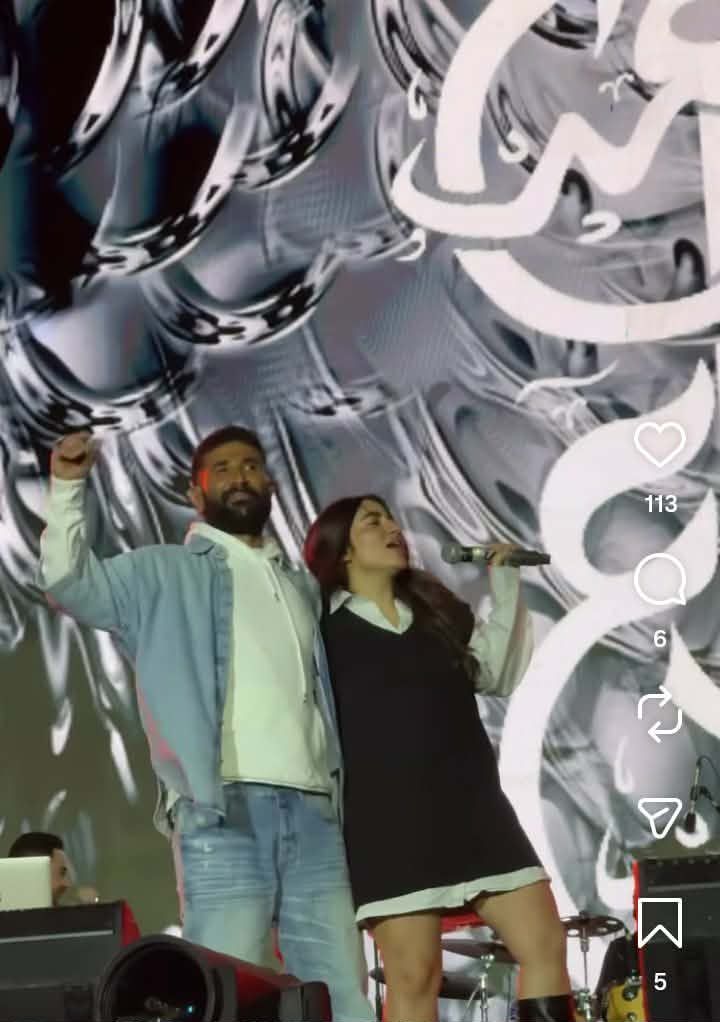 كنت مانعها إنها تغني.. جودي أحمد سعد تفاجئ الجمهور بصوتها في حفل والدها الأخير - الخليج الان