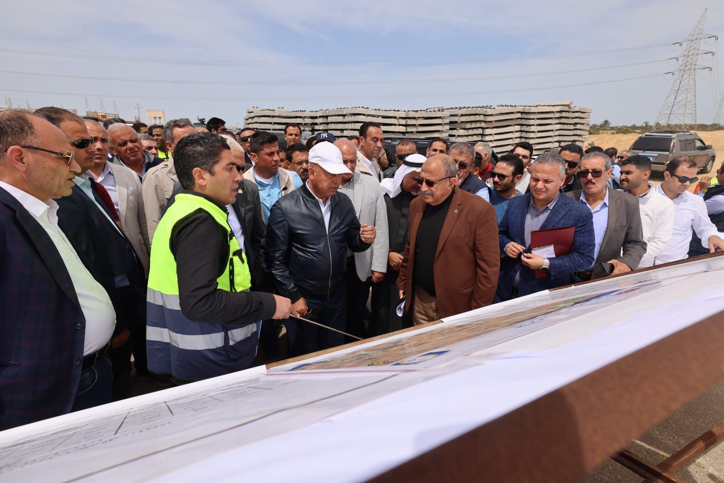 وزير النقل يتفقد مشروع خط سكة حديد بئر العبد / العريش / جنوبا رأس النقب (مطار طابا) - الخليج الان