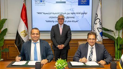 باستثمارات 18 مليون دولار.. رئيس اقتصادية قناة السويس يشهد توقيع عقود 3 مشروعات لشركة «صقر للإلكترونيات والطاقة» - الخليج الان