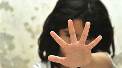 “طفل وسائحة وقضية مخففة”.. تخفيف حكم سائق توك توك متهم بالتحرش - الخليج الان