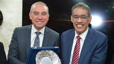 مجلس إدارة هيئة الاستعلامات يكرم ضياء رشوان وزير الدولة للإعلام - الخليج الان