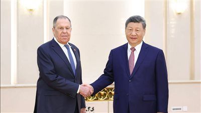 شي يثمن استقرار العلاقات بين موسكو وبكين.. لافروف: مستعدون لتعويض نقص موارد الطاقة لدي الصين - الخليج الان