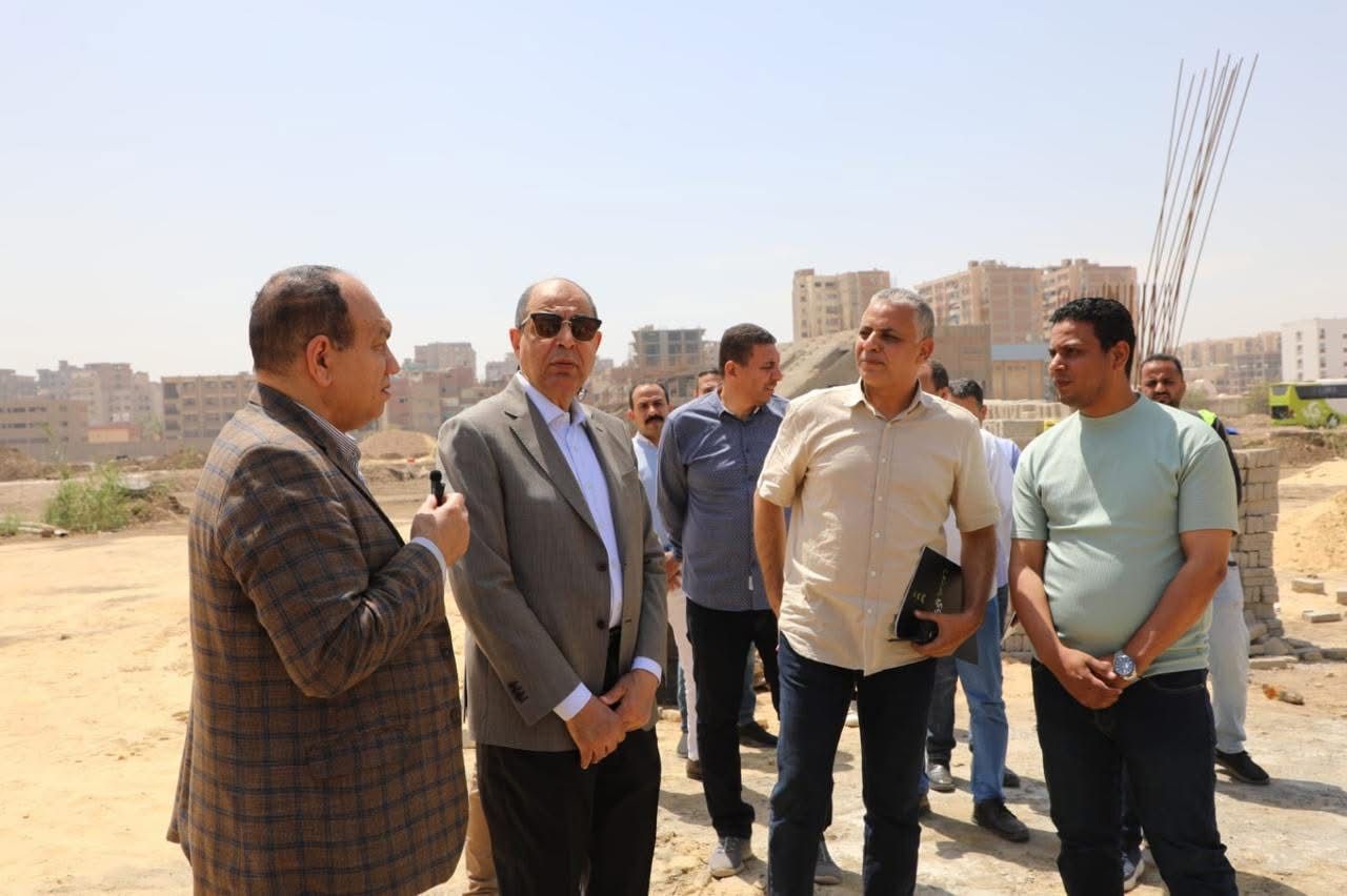 محافظ المنيا يتفقد مشروع تطوير الإستاد الرياضي ويؤكد: صرح عالمي على مساحة 20 فدانًا.. وافتتاح المرحلة الأولى أغسطس 2026 - الخليج الان