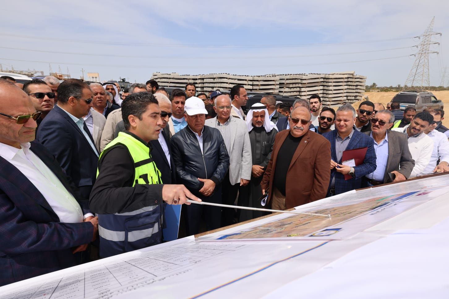 وزير النقل يتفقد مشروع خط سكة حديد بئر العبد / العريش / جنوبا رأس النقب (مطار طابا) - الخليج الان
