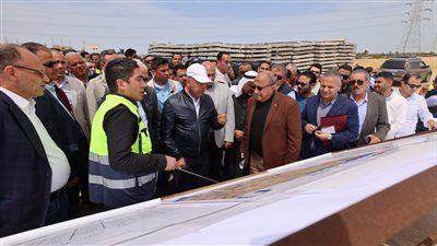 وزير النقل يتفقد مشروع خط سكة حديد بئر العبد / العريش / جنوبا رأس النقب (مطار طابا) - الخليج الان