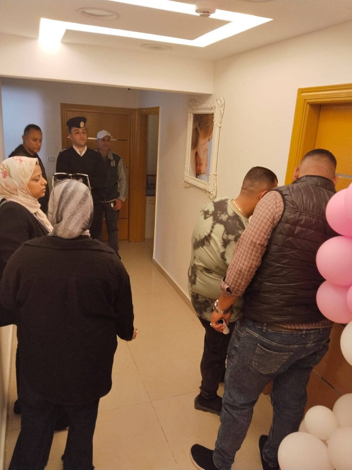 غلق وتشميع مركز "كارمن" للنساء والتوليد بالإسماعيلية بعد واقعة طبية وشكاوى بعدم الترخيص - الخليج الان