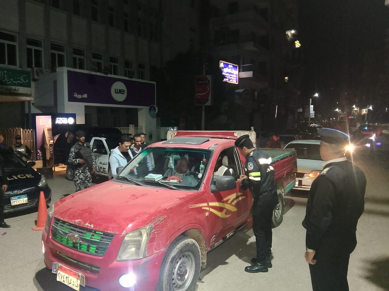 استجابةً لشكاوى المواطنين.. بتوجيهات مدير الأمن حملات مكبرة تضرب بؤر الجريمة بالفيوم وتُحكم السيطرة الأمنية والمرورية - الخليج الان