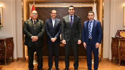 وزير الشباب يلتقي رئيس الاتحاد الدولي للبادل - الخليج الان