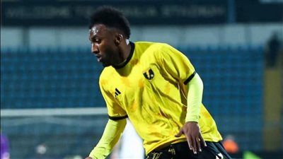 المصري البورسعيدي يراقب علي سليمان مهاجم كهرباء الإسماعيلية - الخليج الان