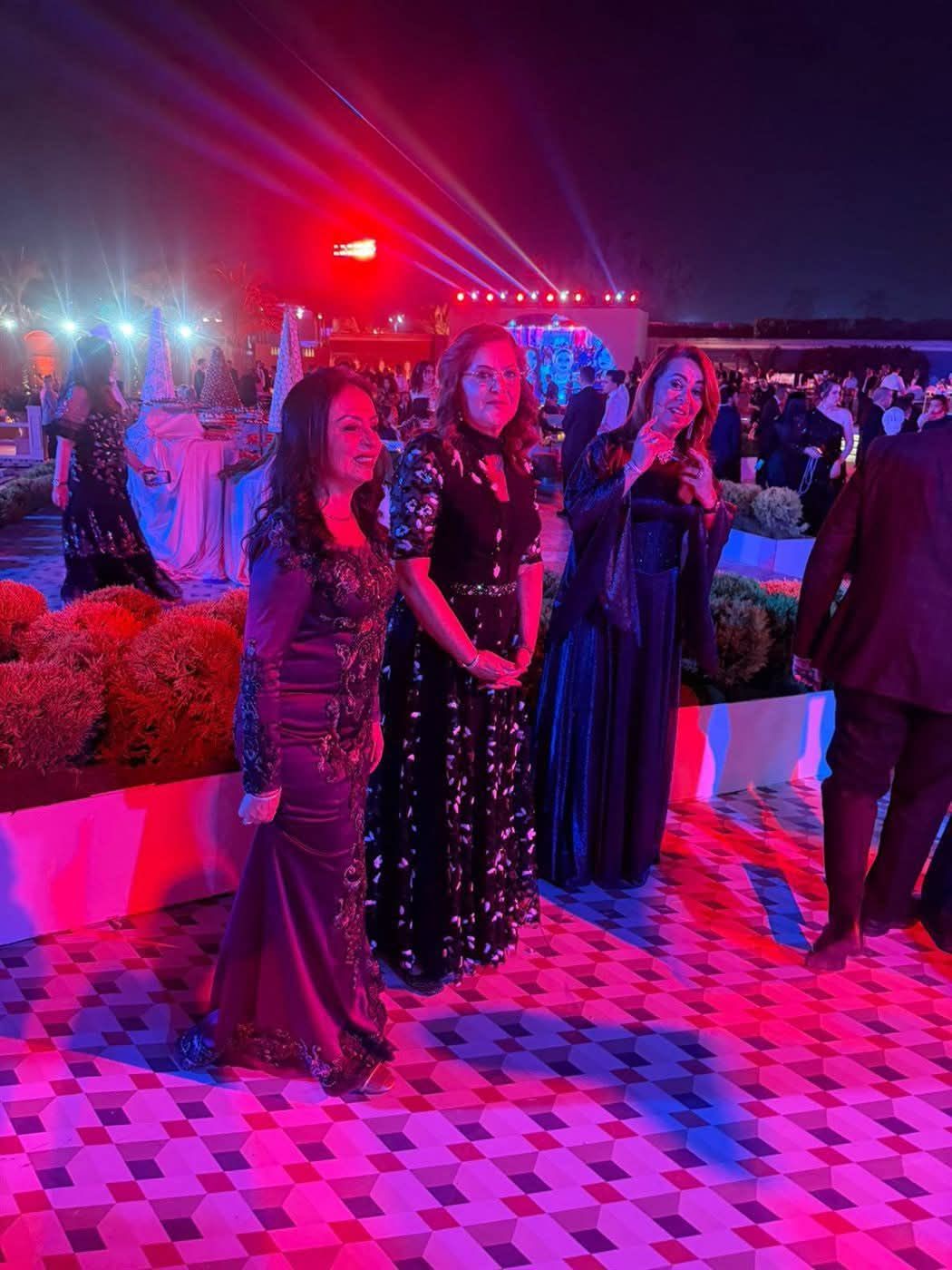 كريم عبد العزيز أبرز الحاضرين.. لقطات من حفل زفاف ابنة المنتج محمد السعدي - الخليج الان