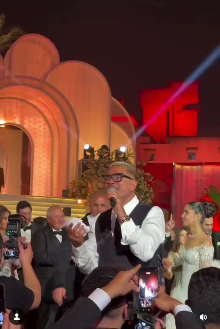 زفاف ابنة محمد السعدي.. عمرو دياب يشعل الأجواء بأغنية خطفوني - الخليج الان