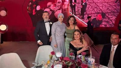 يسرا في المقدمة.. لقطات من حفل زفاف ابنة الإعلامي خيري رمضان |صور - الخليج الان