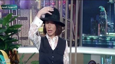 بسمة وهبة ترفع القبعة للداخلية وتؤدي التحية العسكرية بسبب "رضيعة مستشفى الحسين الجامعي - الخليج الان