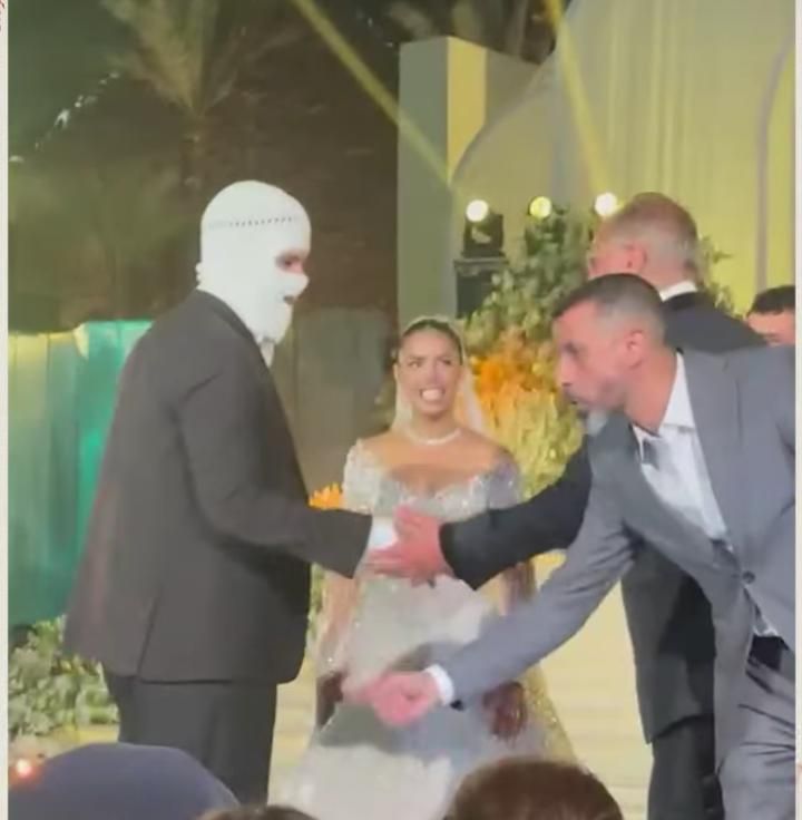 أنغام وحماقي وتووليت يشعلون حفل زفاف ابنة المنتج محمد السعدي - الخليج الان