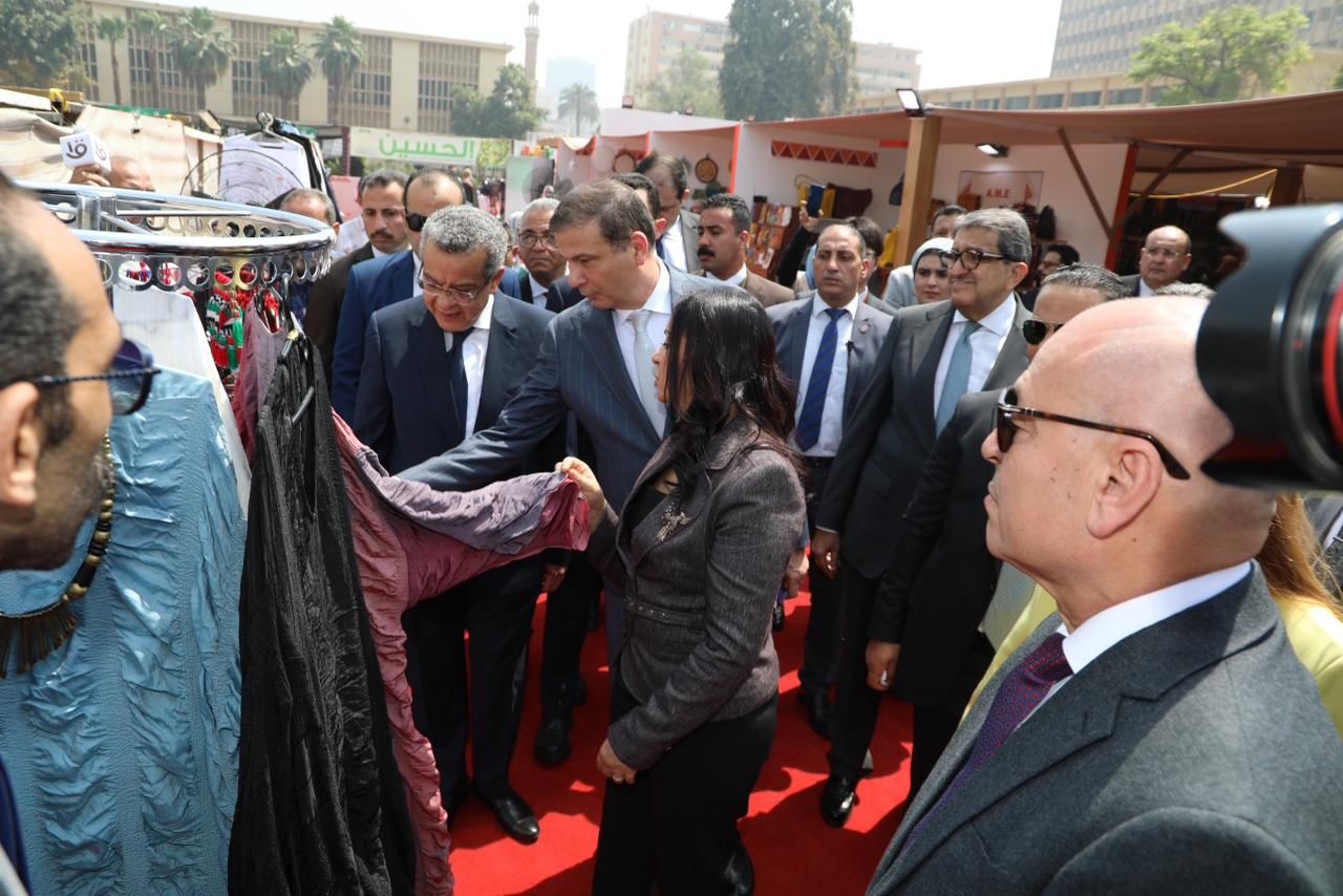 وزيرا الزراعة والتضامن يفتتحان النسخة الـ93 من معرض زهور الربيع بالمتحف الزراعي بالدقي - الخليج الان