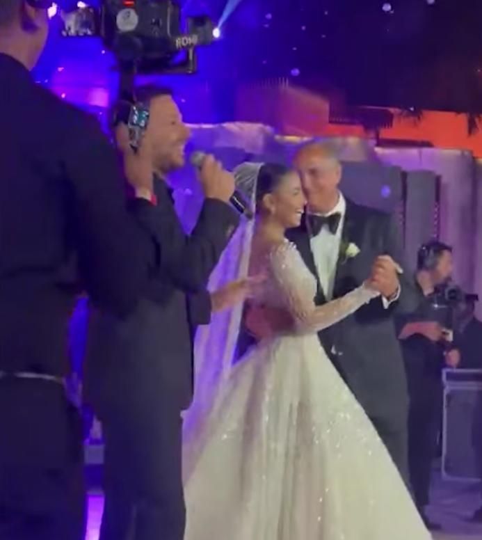 أنغام وحماقي وتووليت يشعلون حفل زفاف ابنة المنتج محمد السعدي - الخليج الان