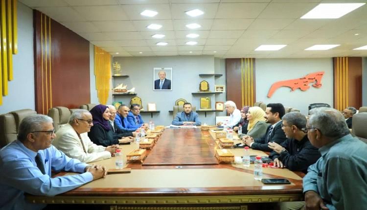 أول إجتماع مع المكلفين بإدارة مكاتب التربية والتعليم والسياحة والثقافة والاعلام والشباب والرياضة بالعاصمة عدن