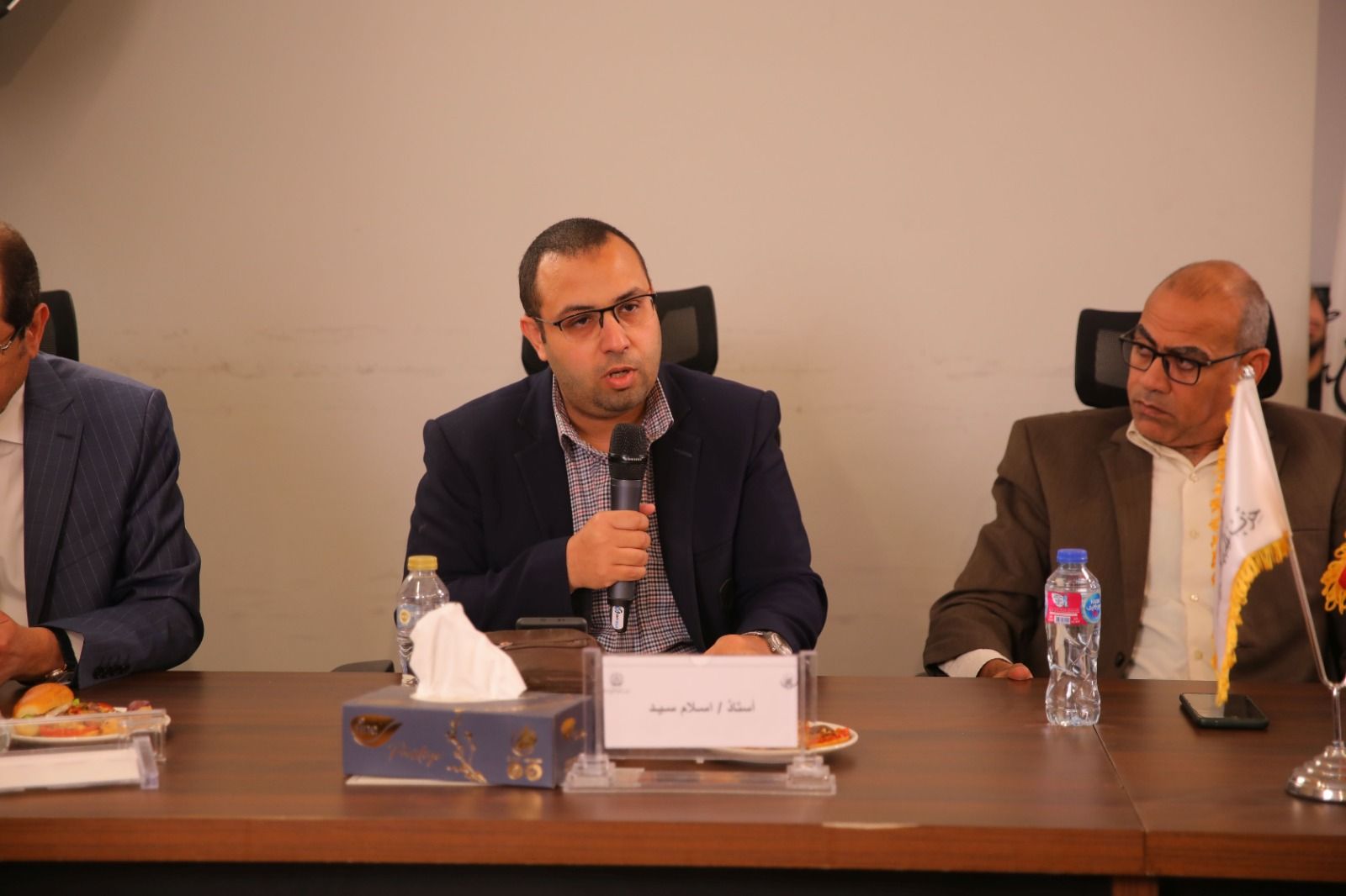 حزب الجبهة الوطنية يبدأ حوارا مجتمعيا لإنقاذ الأسرة المصرية: تأهيل المقبلين على الزواج وقانون يحمي كل الأطراف - الخليج الان