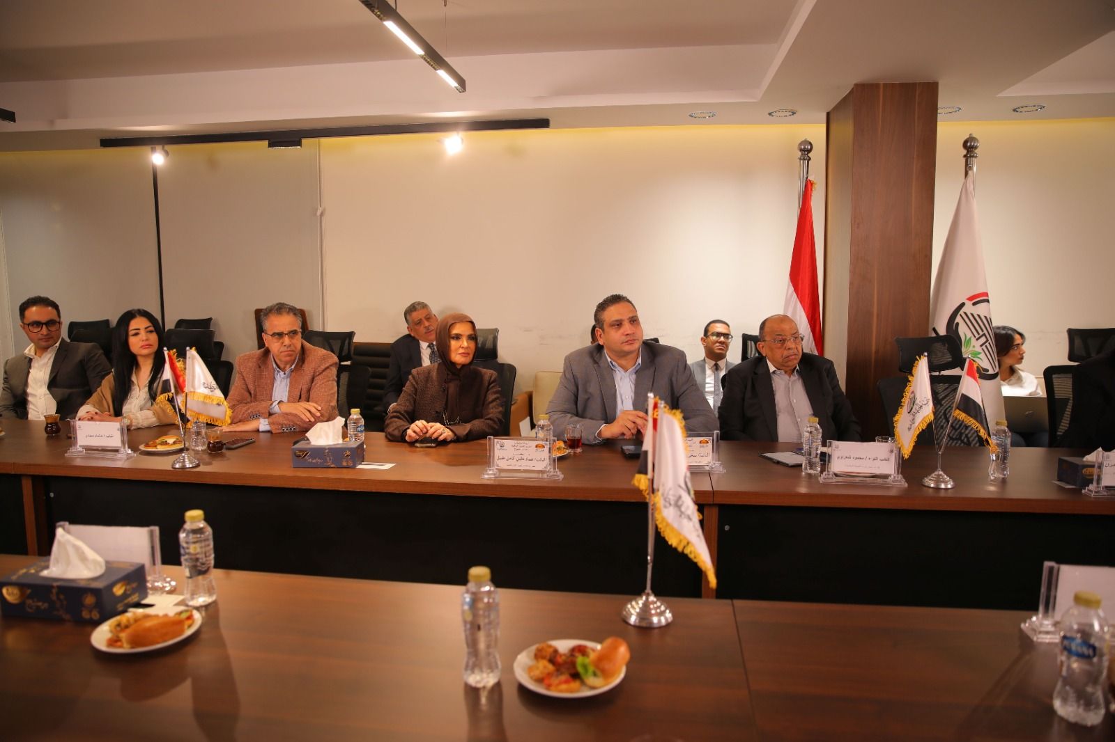 حزب الجبهة الوطنية يبدأ حوارا مجتمعيا لإنقاذ الأسرة المصرية: تأهيل المقبلين على الزواج وقانون يحمي كل الأطراف - الخليج الان
