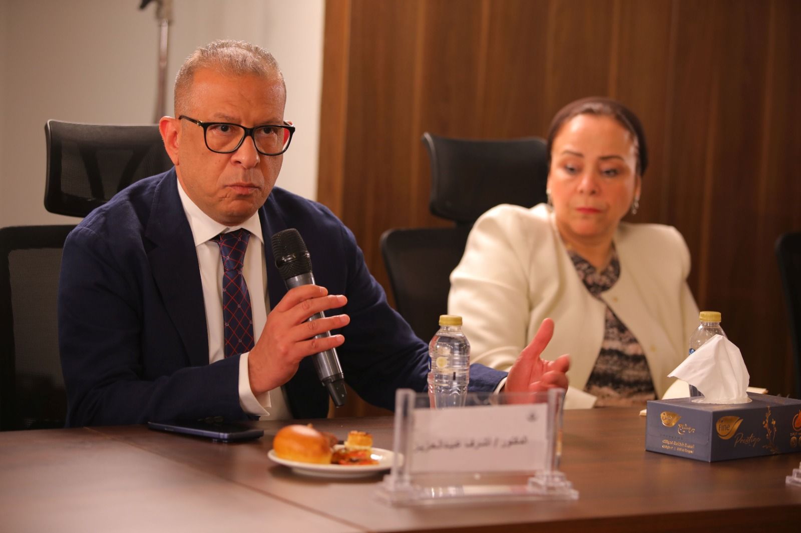 حزب الجبهة الوطنية يبدأ حوارا مجتمعيا لإنقاذ الأسرة المصرية: تأهيل المقبلين على الزواج وقانون يحمي كل الأطراف - الخليج الان