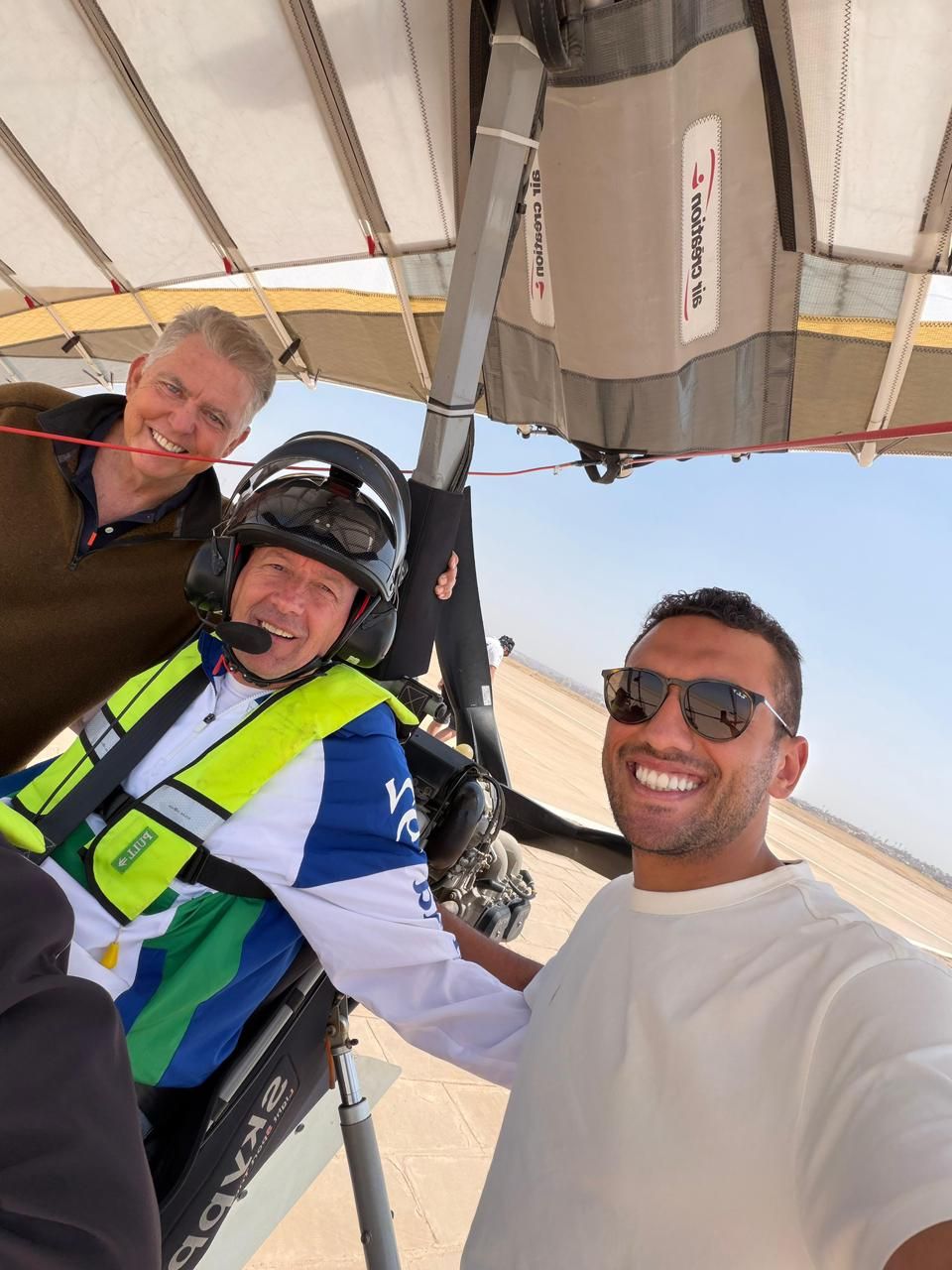 سكاي دايف تستضيف رئيس الاتحاد الدولي للخماسي الحديث بجولة أهرامات الجيزة - الخليج الان