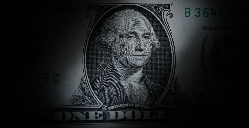 الدولار يرتفع في بداية تعاملات الأسبوع.. والبيتكوين دون 75 ألفاً