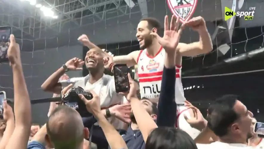 محمد إدريس يشيد بعمر هشام وجماهير الزمالك بعد التتويج بكأس مصر للسلة - الخليج الان