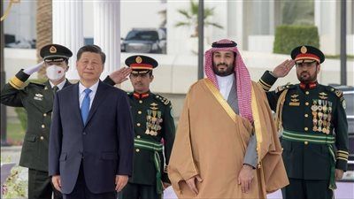 الرئيس الصيني لـ محمد بن سلمان: يجب الحفاظ علي المرور الطبيعي عبر مضيق هرمز وندعم حل النزاعات عبر الوسائل الدبلوماسية - الخليج الان