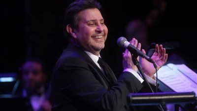 بعد شائعة وفاة هاني شاكر.. تفاصيل وتطورات حالته الصحية| خاص - الخليج الان