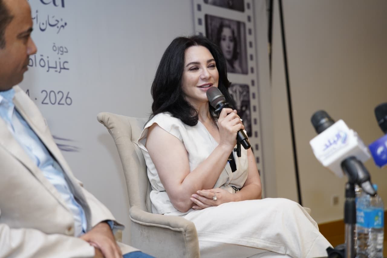 سولاف فواخرجي: شغفي بالفن لا ينتهي وأحرص على تناول قضايا المرأة - الخليج الان