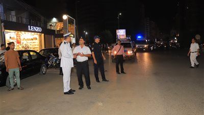 حملة أمنية ومرورية مكبرة بدائرة قسم أول الفيوم.. تنفيذ أحكام ورفع الإشغالات ومصادرة مخالفات الكافيهات لإعادة الانضباط للشوارع - الخليج الان