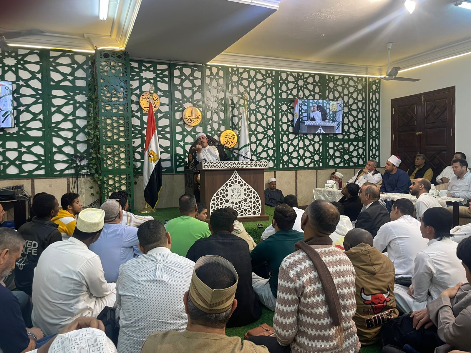 جابر بغدادي: مجالسة الصالحين والنظر إلى وجوهم عبادة - الخليج الان