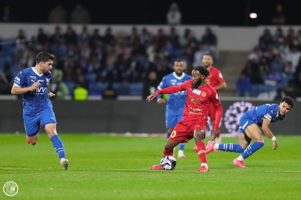 محدث لحظة بلحظة.. نتيجة مباراة الهلال وضمك في دوري روشن السعودي - الخليج الان