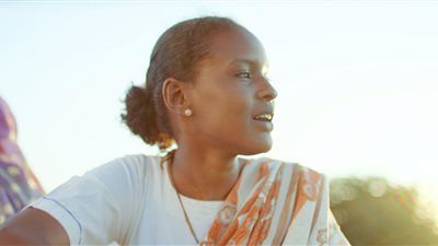 قبل عرضه في السينما.. طرح الإعلان التشويقي لـ فيلم ملكة القطن للمخرجة سوزانا ميرغني - الخليج الان