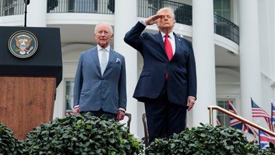 تاج الدبلوماسية في حقل ألغام السياسة.. الملك تشارلز و ترامب وجهاً لوجه في واشنطن - الخليج الان