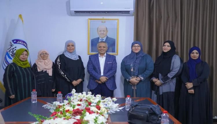 وزير الشؤون الاجتماعية والعمل يناقش مع رئيسة اللجنة الوطنية للمرأة تعزيز الشراكة وتطوير سياسات التمكين 