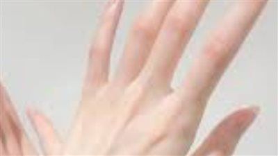 عايزة إيدك زي النجمات؟.. 4 وصفات سحرية لتفتيح وترطيب فوري - الخليج الان